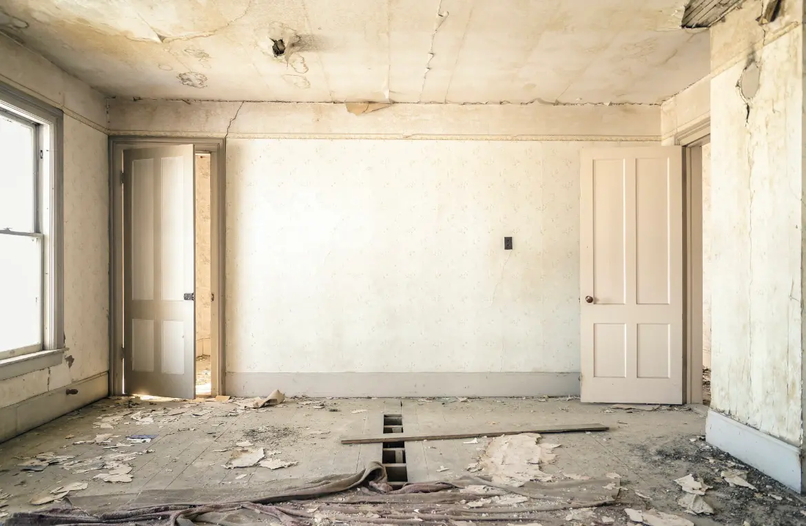 Waste disposal crew managing a cleanout project in Riviera Beach